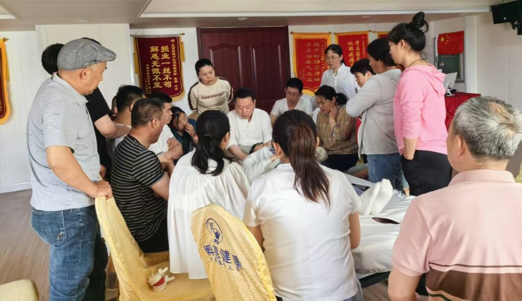 摸骨摸不对，正骨全白费！痛立止理骨术，手把手教会你摸骨-痛立止理骨术正骨培训网